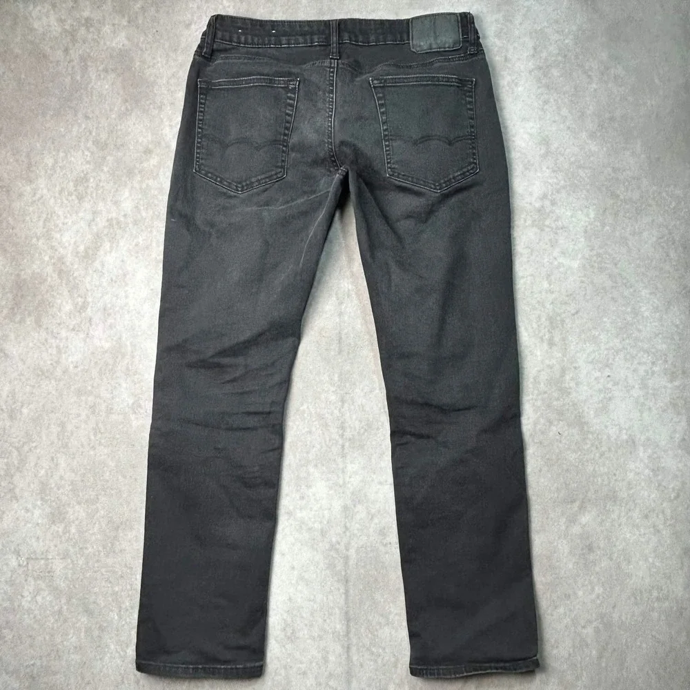 American Eagle Outfitters tag size